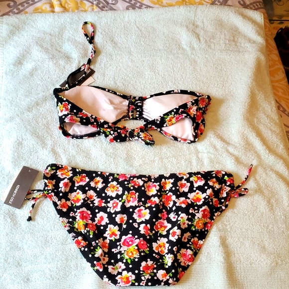 Kenneth Cole Reaction Bikini size L NWT - Picture 2 of 4